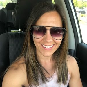 Meet your Posher, Casey